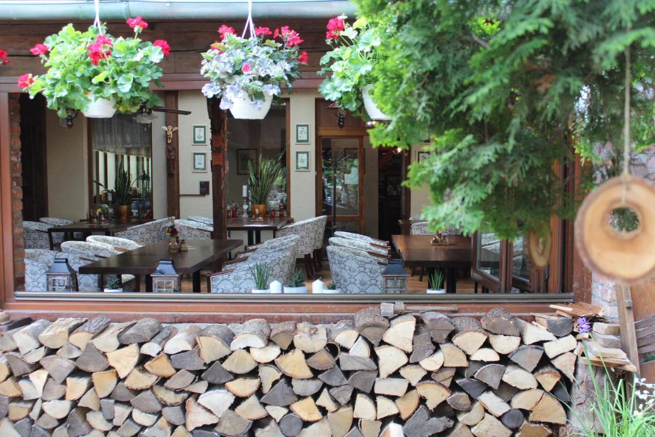 Maria Penzion & Restaurant Trencin Bagian luar foto
