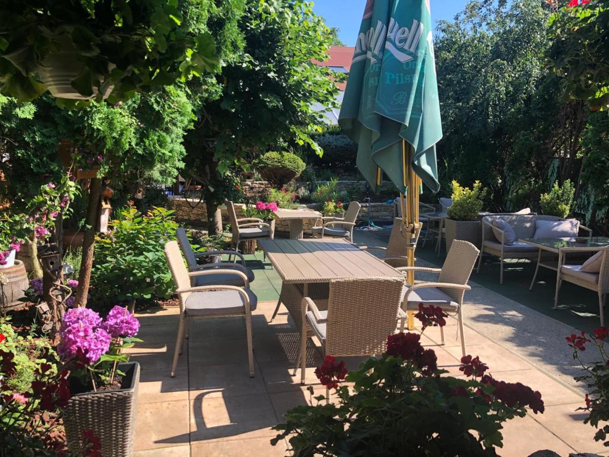 Maria Penzion & Restaurant Trencin Bagian luar foto