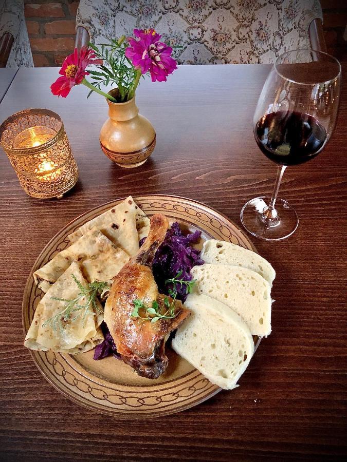 Maria Penzion & Restaurant Trencin Bagian luar foto
